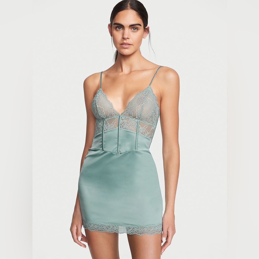 🆕 VICTORIA'S SECRET SATIN CORSET SLIP
